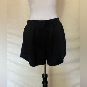 Women’s mid rise knit shorts 5”, NWT, black size medium. US 8-10